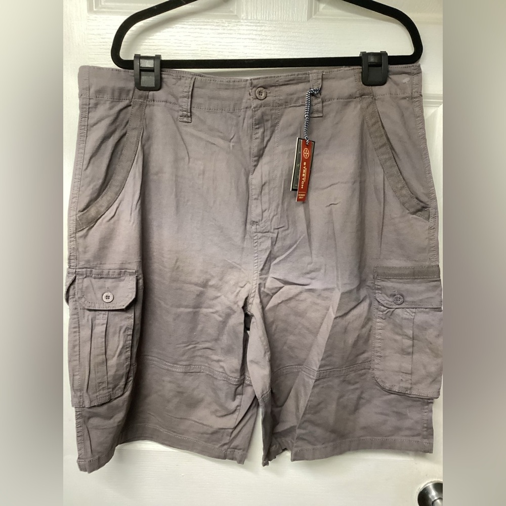 Men's Gray Cargo Shorts NWT sz40